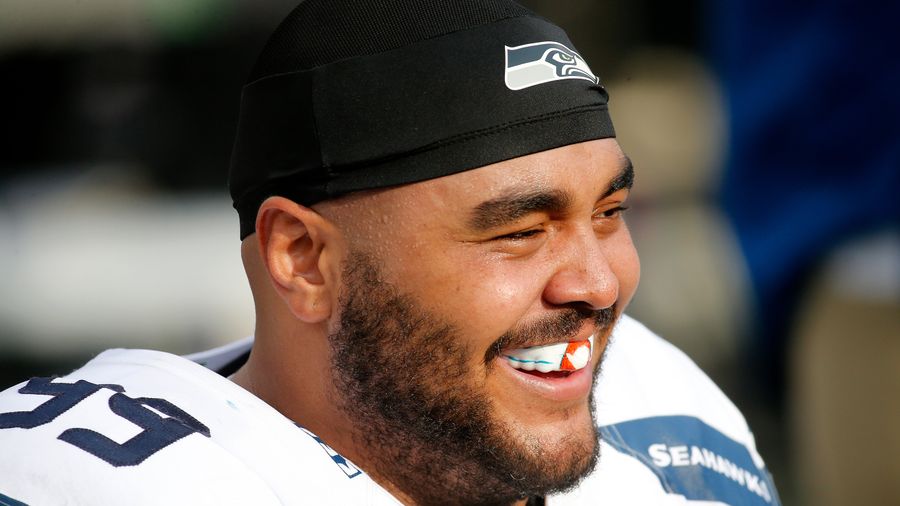Giants Lineman A.J. Francis Says TSA Spilled His Mom&#39;s Ashes All Over His Suitcase