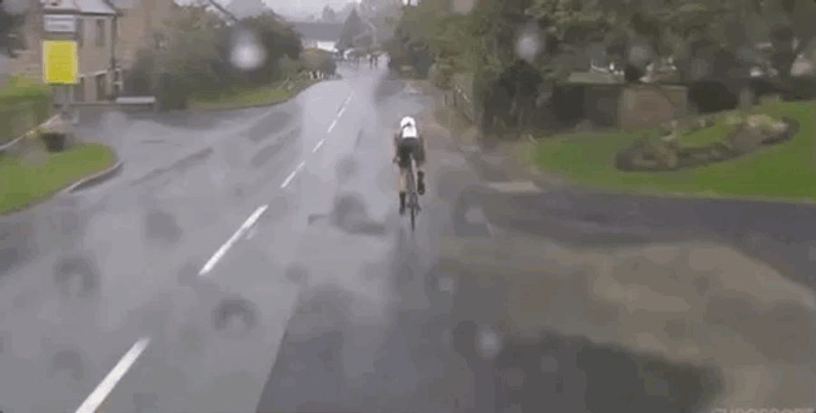 Huge Puddles At The Cycling World Championships Are Causing Some Awful Crashes