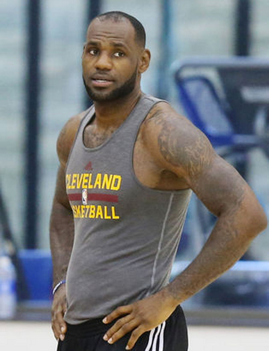 LeBron's Hair Is Gone Again. What The Hell?