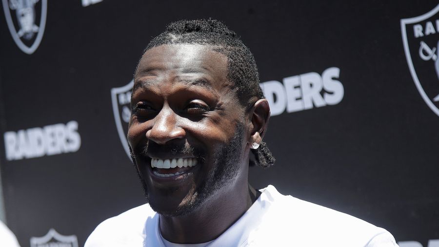 Antonio Brown Is Now Desperately Searching Twitter For The Helmet He Wants
