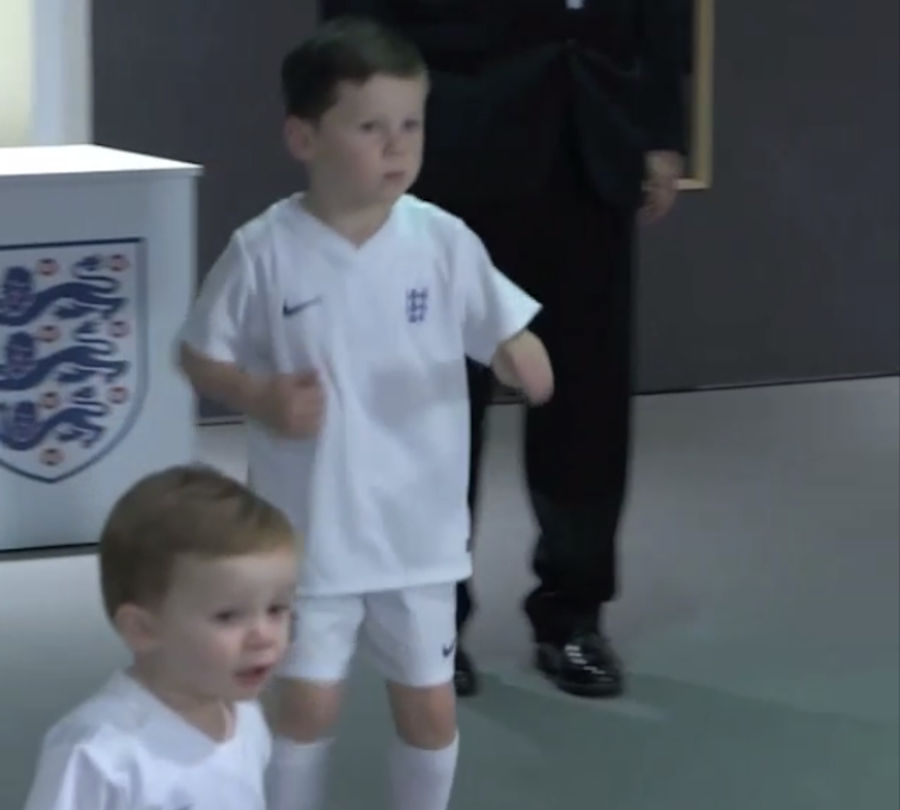 Here's Wayne Rooney's Cute Little Son Doing A Cute Little Cartwheel