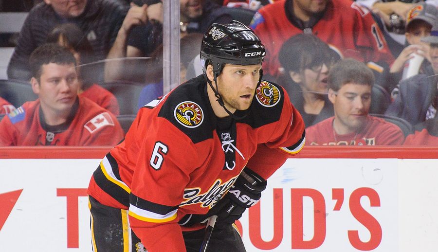 Report: Dennis Wideman Will Tell NHL He Was "Woozy" When He Checked Linesman