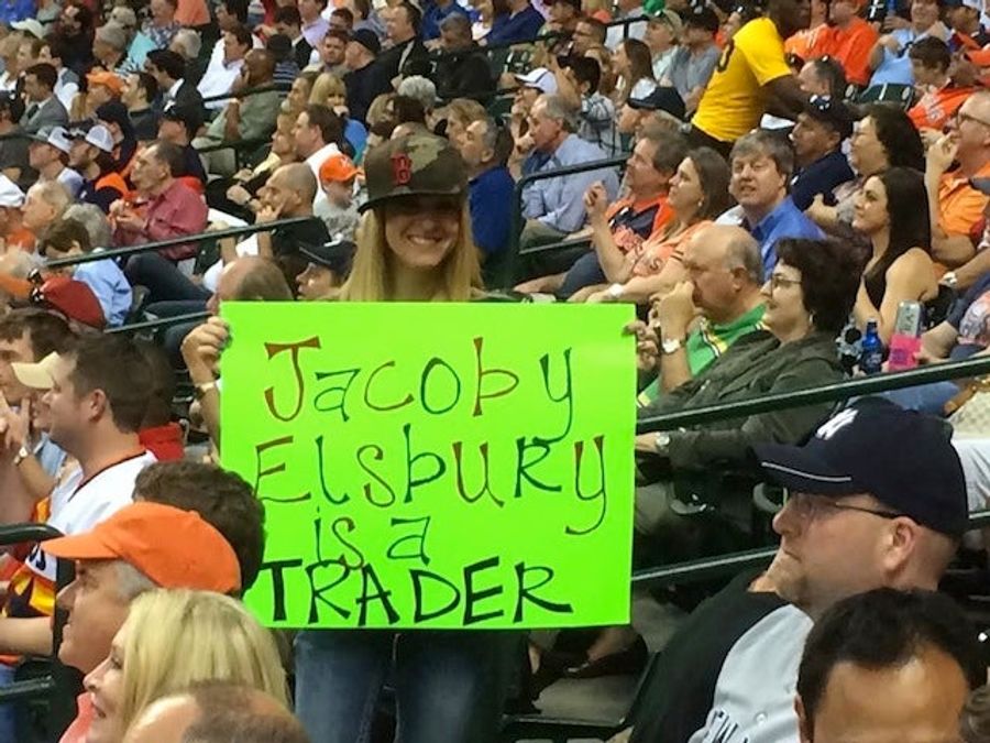 Dumb Red Sox Fan With Misspelled Sign Is Just Too Perfect