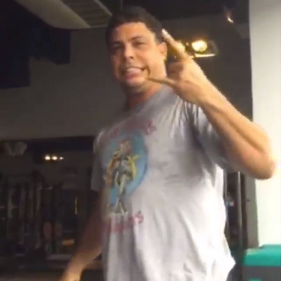 Fat Ronaldo May Be Fat, But He Can Still Jump Really High