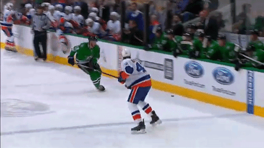 Radek Faksa Grinds The Boards To Avoid Hit, Scores Goal