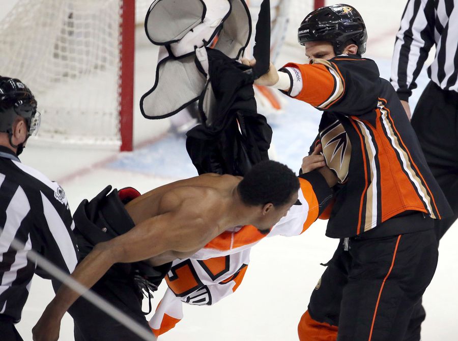 Fight Leaves Wayne Simmonds Shirtless