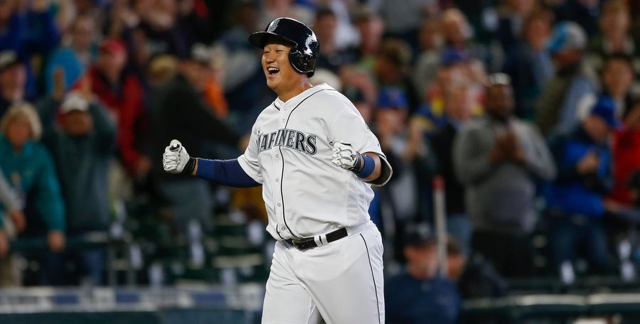 Korean Announcers Lose Their Shit Over Dae-Ho Lee's 10th-Inning Walk-Off Dinger