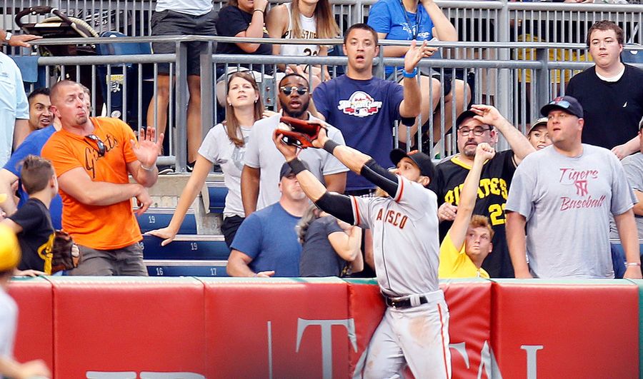 Ángel Pagán Is Fuming Mad At His Dumb Baseball Glove