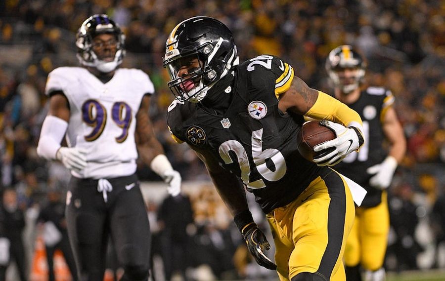 Le'Veon Bell Will Sit Out The Season. Now What?