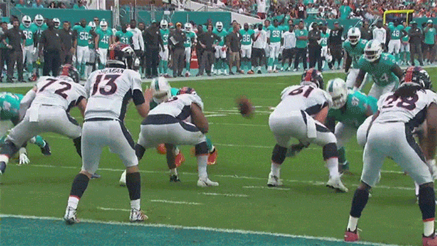 Bad Quarterback Performance Of The Week: Trevor Siemian Is Just Kinda ... There
