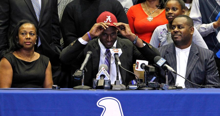 Business Owned By Father Of Alabama's Rashaan Evans Burglarized In Craigslist Hoax
