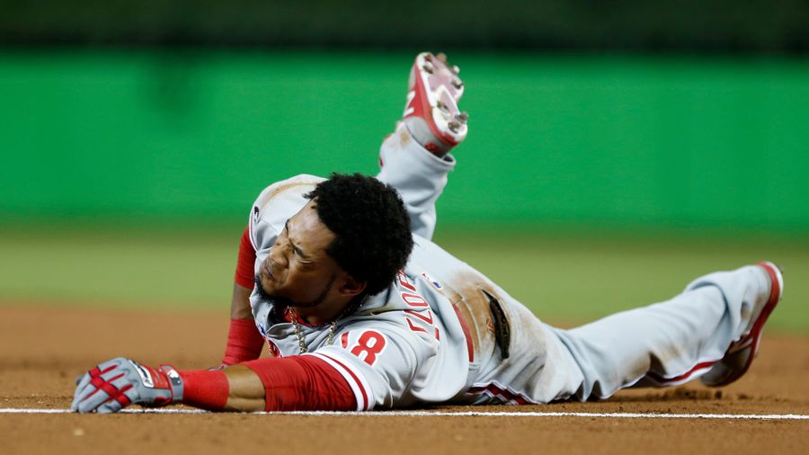 Phillies Utility Man Pedro Florimon Suffers Awful-Looking Injury Lunging For First Base