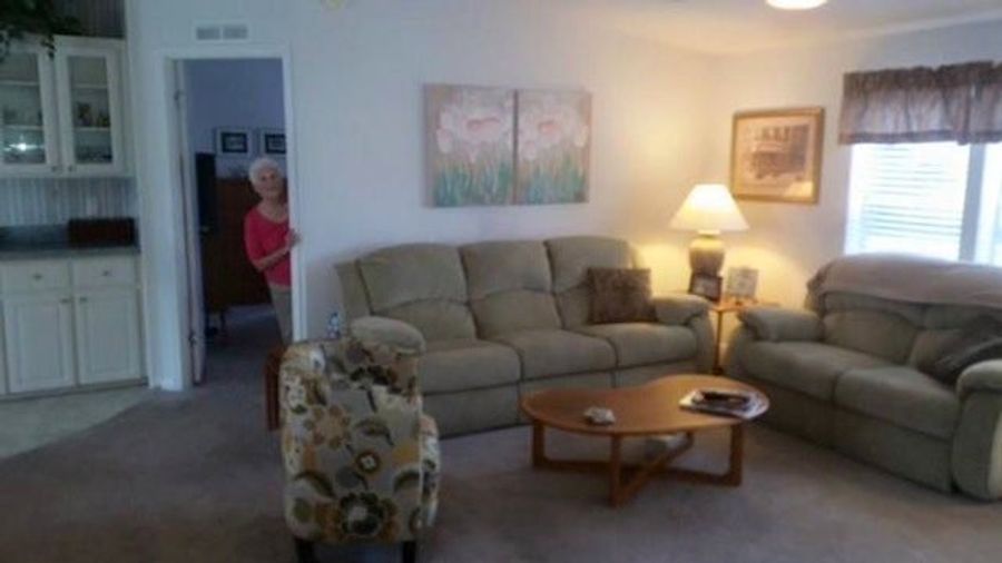 This Amazing Grandma Really Knows How To Sell A House