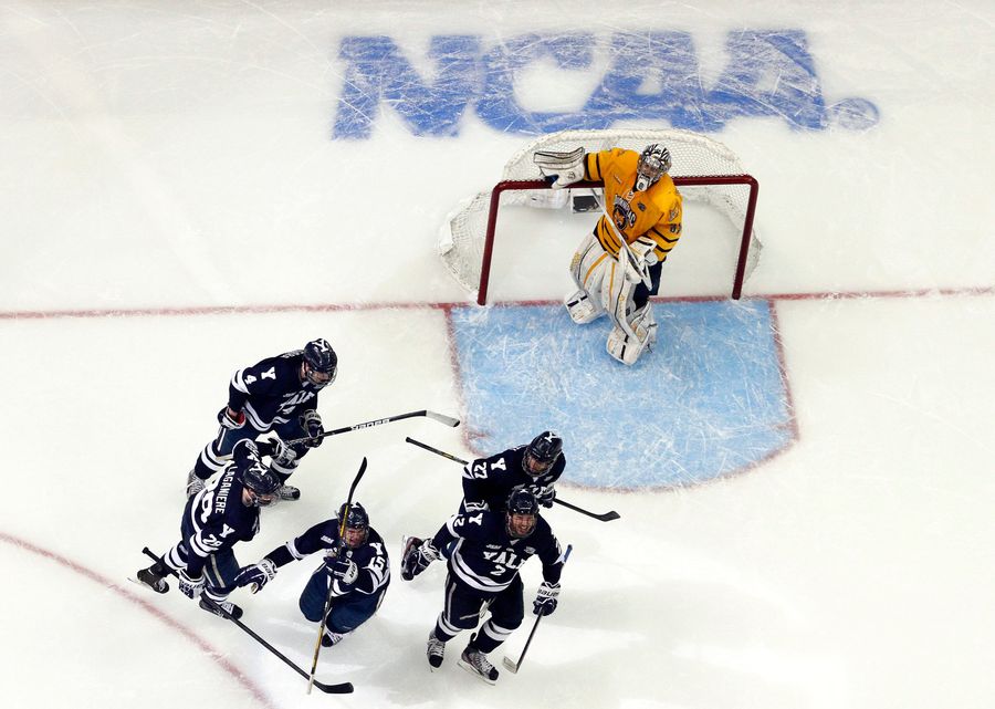 Yale hockey follows strict protocols, still sees 18/19 players test positive for COVID-19