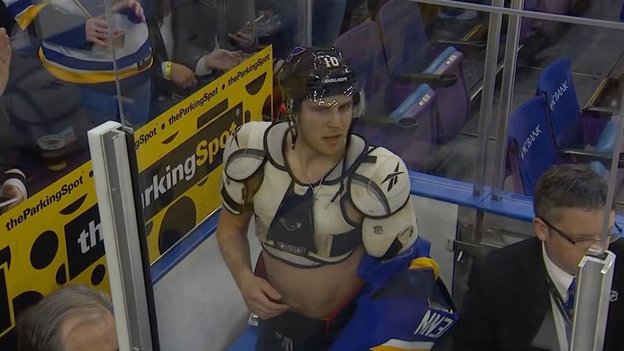 Gabriel Landeskog Beat The Shirt Off Brayden Schenn<em></em>