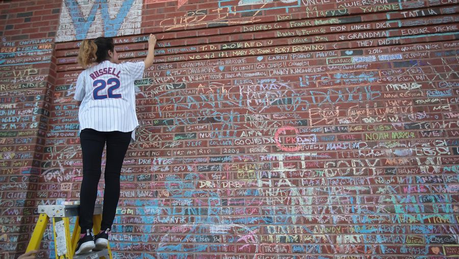 Cubs Will Remove Fan Messages From Stadium Walls