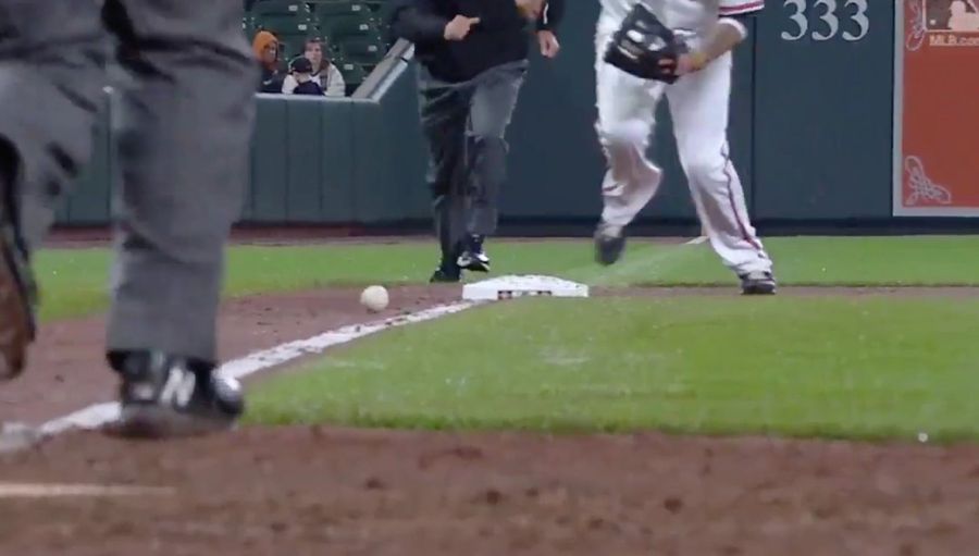 Manny Machado Got Evan Longoria Out With A Smart Little Heads-Up Play