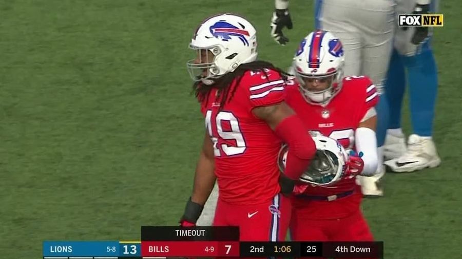 Bills Defenders Force Timeout After Helmet And Jersey Won&#39;t Stop Smooching<em></em>