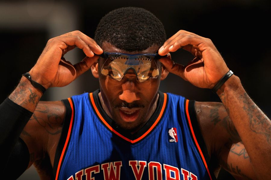 Amar'e Stoudemire Gave The Ref His Glasses So He Could See Better