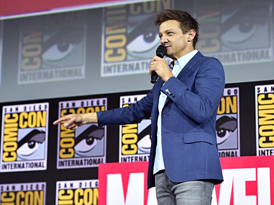 I Broke The Official Jeremy Renner App By Posting The Word "Porno" On It