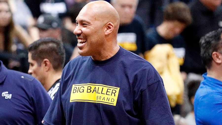 Here's LaVar Ball Being Raucously Booed While Leaving The Draft