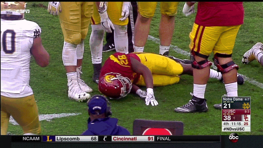 Notre Dame&#39;s Jerry Tillery Kicks Head Of Player Who Just Suffered Brain Injury [Update]
