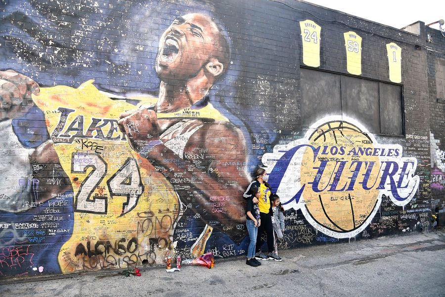 It has somehow been one year since Kobe & Gigi Bryant’s tragic deaths, and tributes pour in