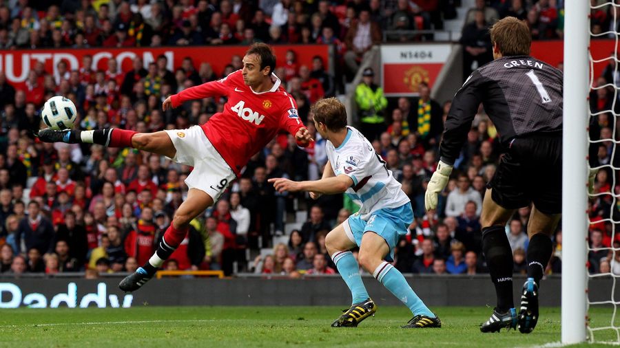 Dimitar Berbatov's Arrogant, Curse-Filled Breakdowns Of His Old Goals Are Wonderful