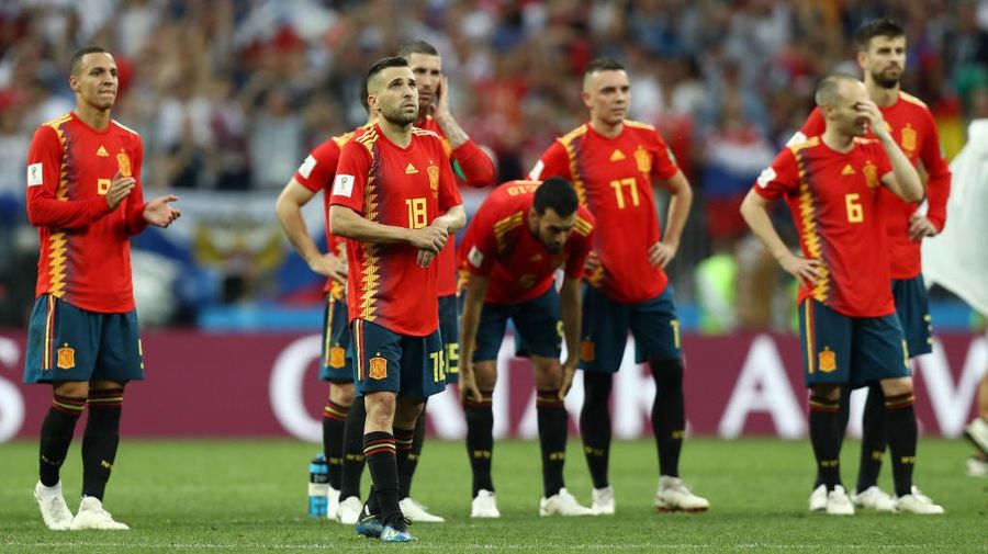 Russia Topple Spain In Penalties, Puke Puke Puke