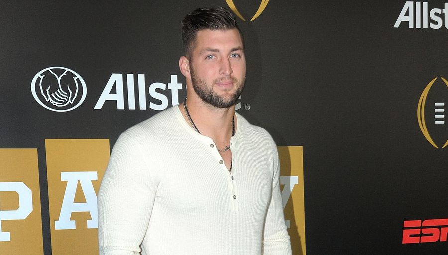 Tim Tebow Exhibits That Old NFL Accuracy, Hits Fan In Dick And Balls With Throw