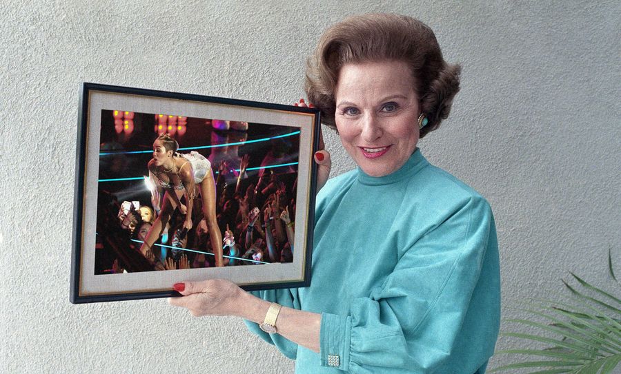 Dear Abby Runs Clearly Fake Letter From Woman Asking What Twerking Is