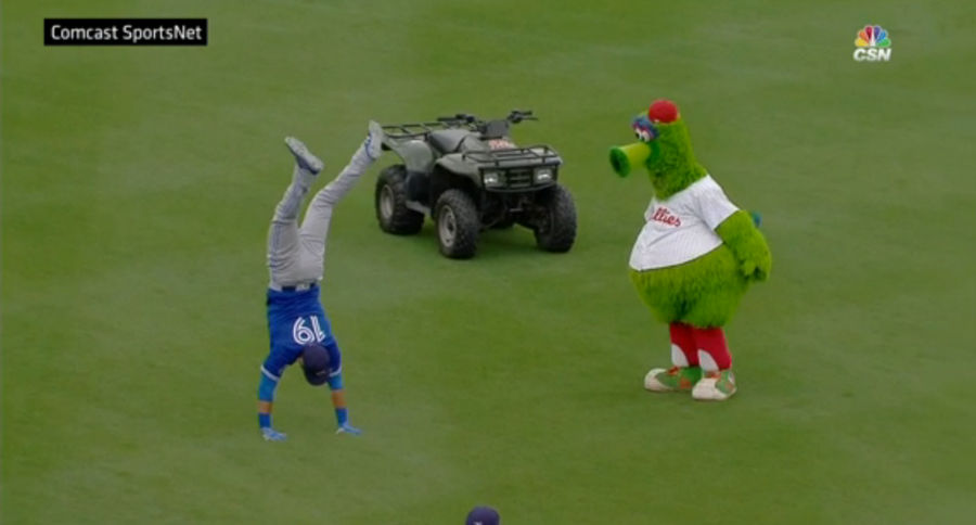Jose Bautista And The Phillie Phanatic Have A Fitness Contest