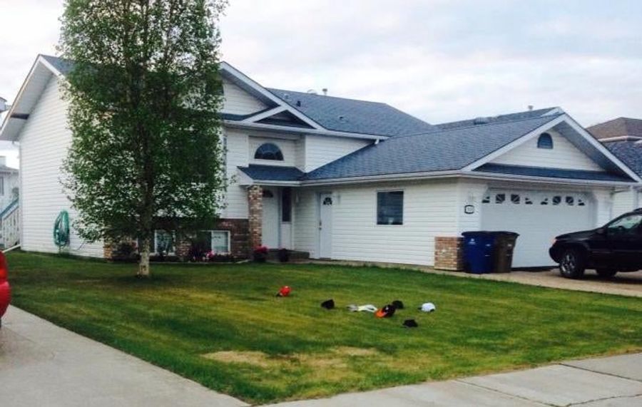 Canadiens Fans Throw Hats Onto Rene Bourque&#39;s Parents&#39; Lawn