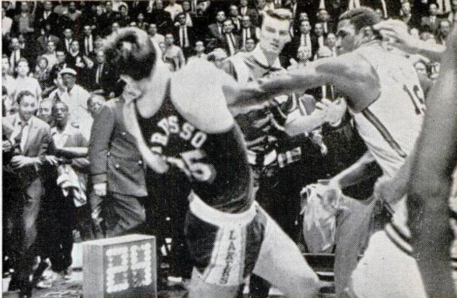 Video Finally Surfaces Of Willis Reed Fighting The Entire Lakers Team