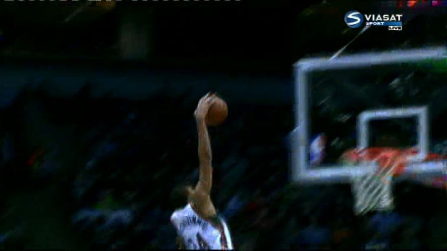 Giannis Antetokounmpo Basically Dunked A Freaking Skyhook