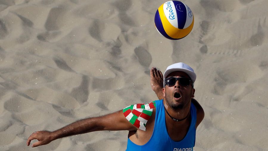 Check Out This Italian Volleyball Guy&#39;s Insane Serve