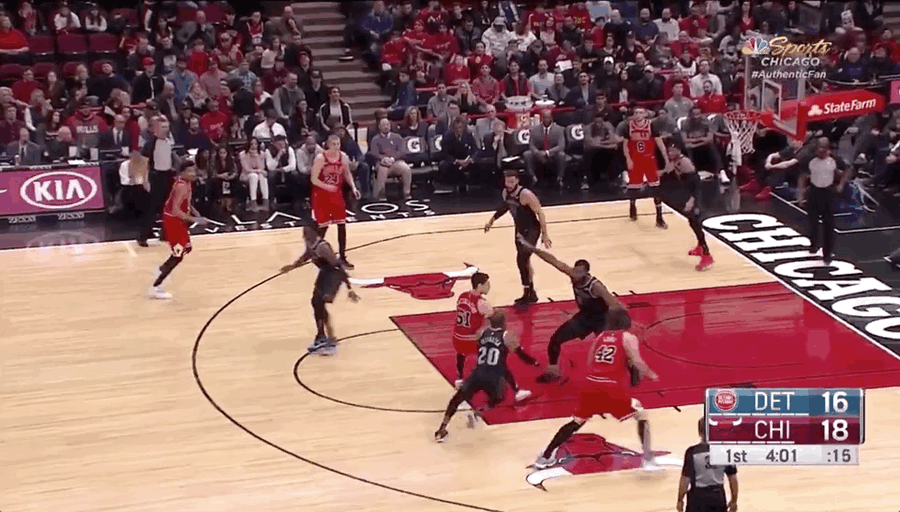 Robin Lopez Temporarily Broke Andre Drummond's Brain With Some Slippery Work In The Post