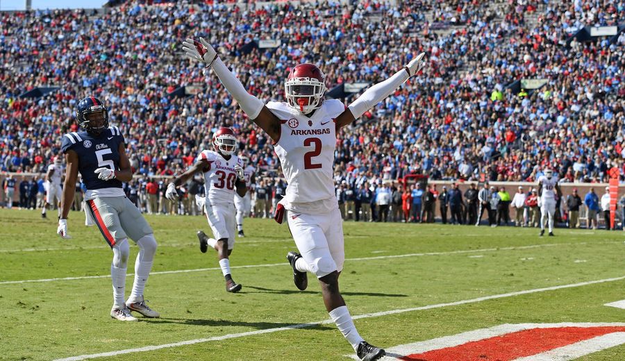 Two Arkansas Football Players Suspended For Flirting With Opponent&#39;s Cheerleaders Instead Of Warming Up