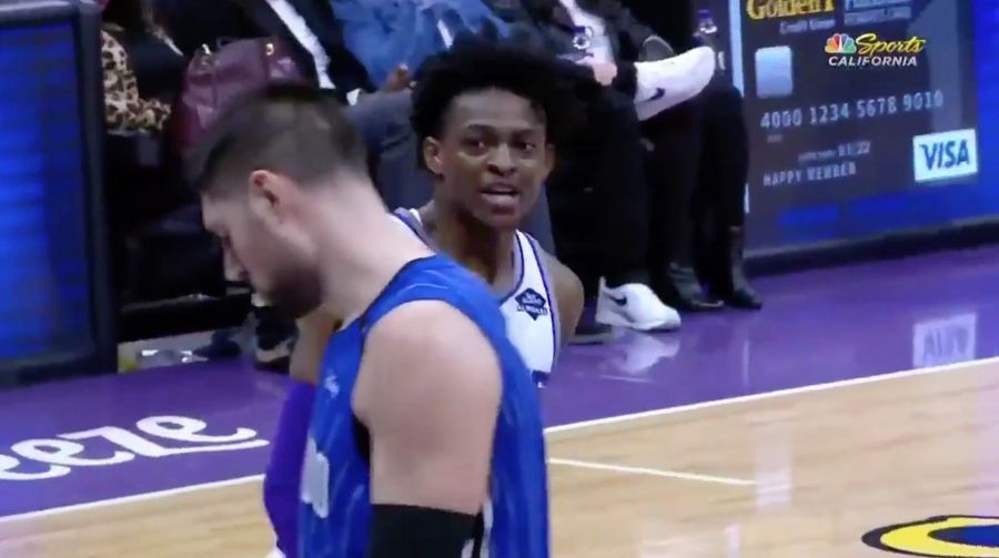 De&#39;Aaron Fox Dunks On Nikola Vucevic, Gives Him A Rude But Sensible Warning