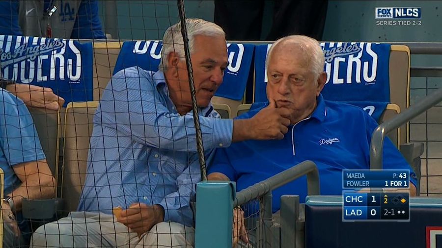 Here&#39;s Bobby Valentine Lovingly Wiping Crumbs Off Tommy Lasorda&#39;s Mouth