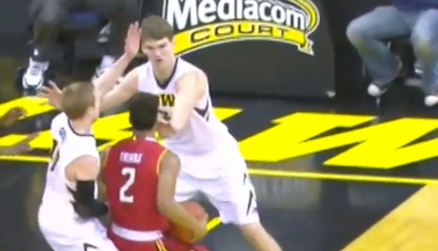 Iowa's Adam Woodbury Can't Stop Poking People In The Eye