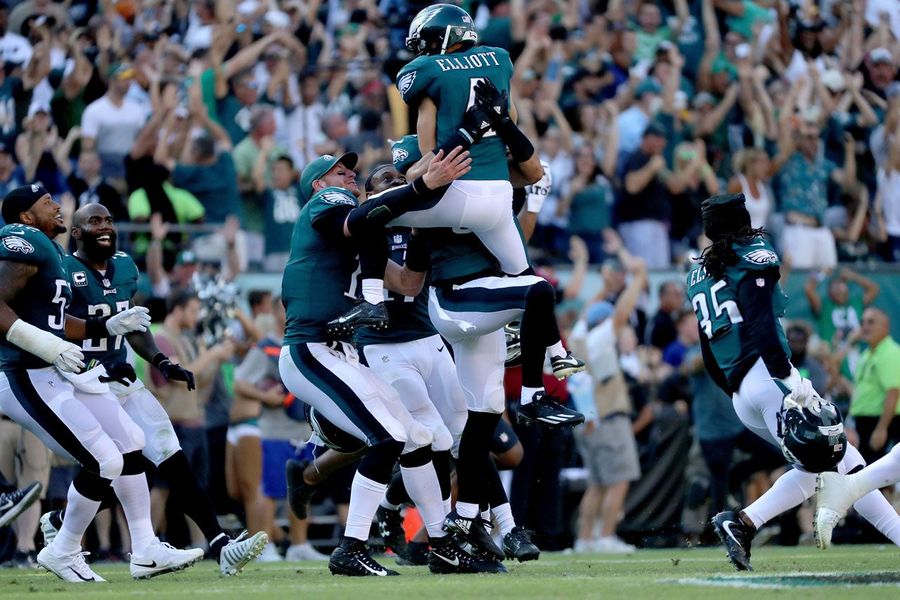Carson Wentz Said He’d Give His Game Check To Jake Elliott If He Made 61-Yard Game-Winning FG