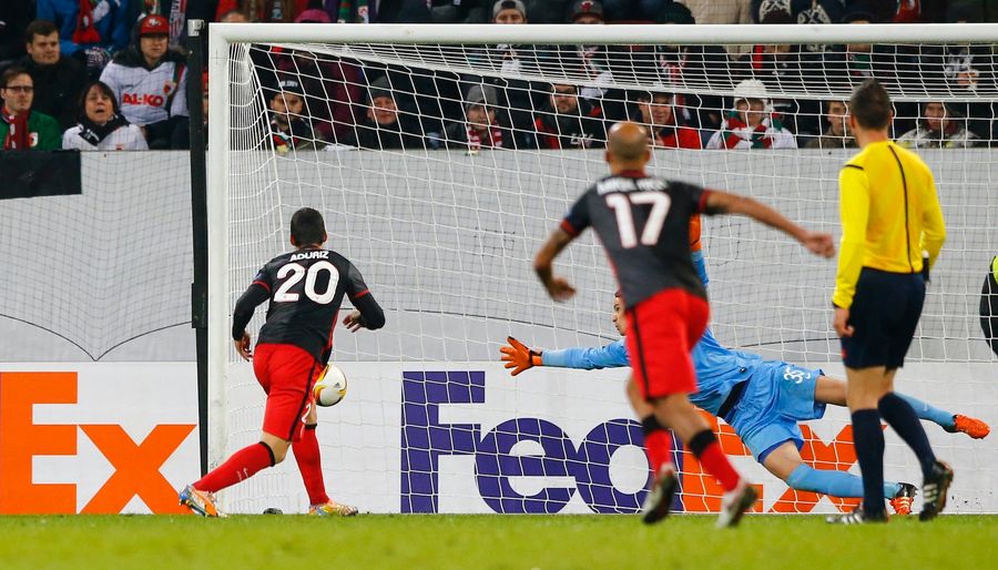 Aritz Aduriz Thumps The Bejesus Out Of Ball, Scores From Way Too Far Out