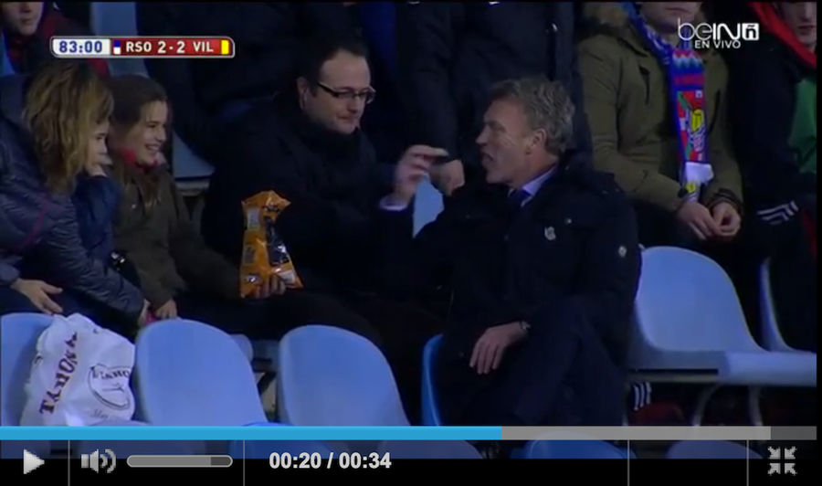David Moyes Hops Into Stands, Enjoys Some Chips After Being Red Carded