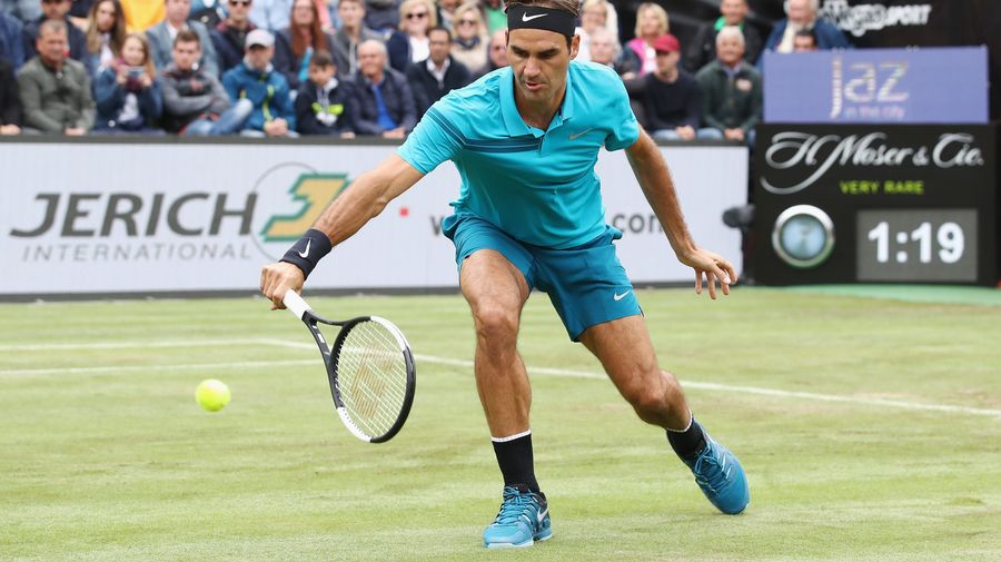 Roger Federer Has Returned To Grass, And His Backhand Winners Are Vintage