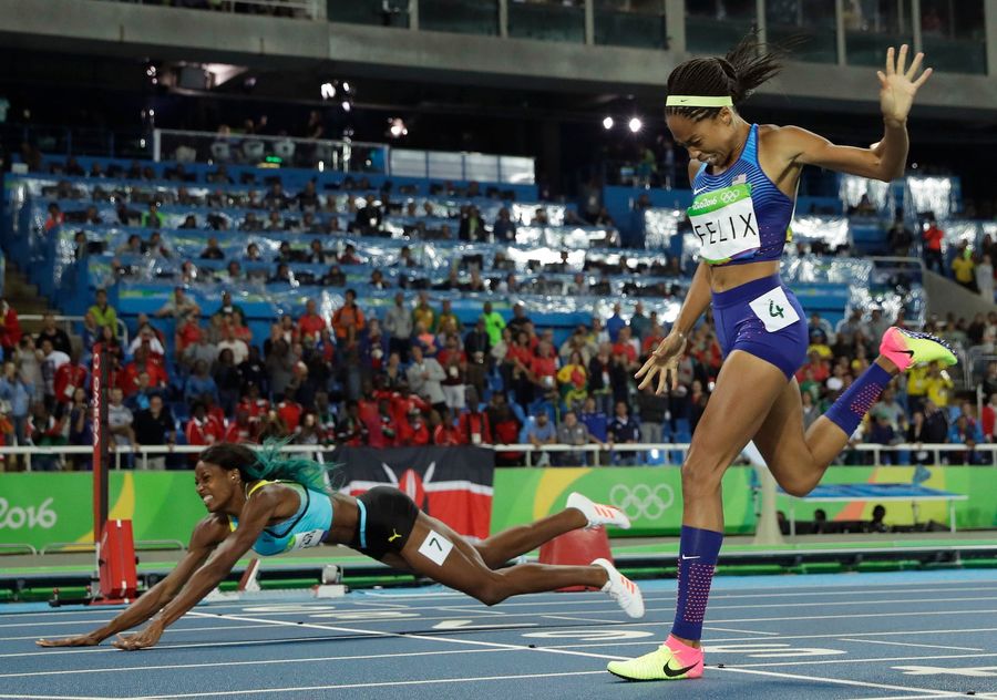 Shaunae Miller Beats Allyson Felix In The 400m Final With A Last-Gasp Dive Across The Line