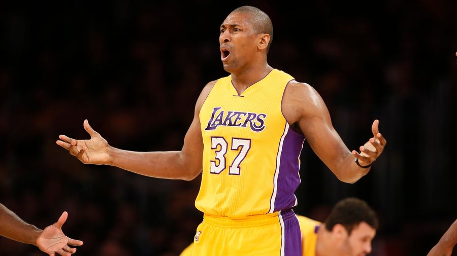 The Tanking Lakers Made Metta World Peace Shoot A Ton Of Threes But They Still Won Anyway
