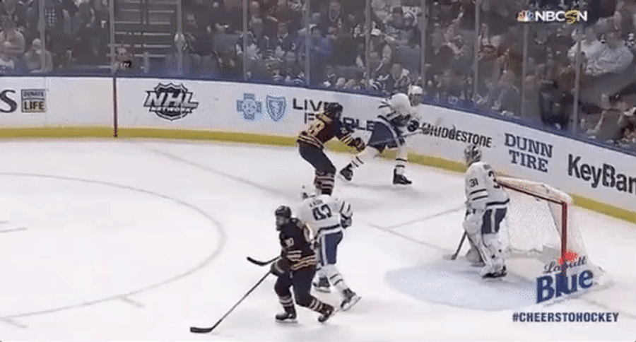 Ryan O'Reilly Gets Sweet Unintentional Assist From Referee