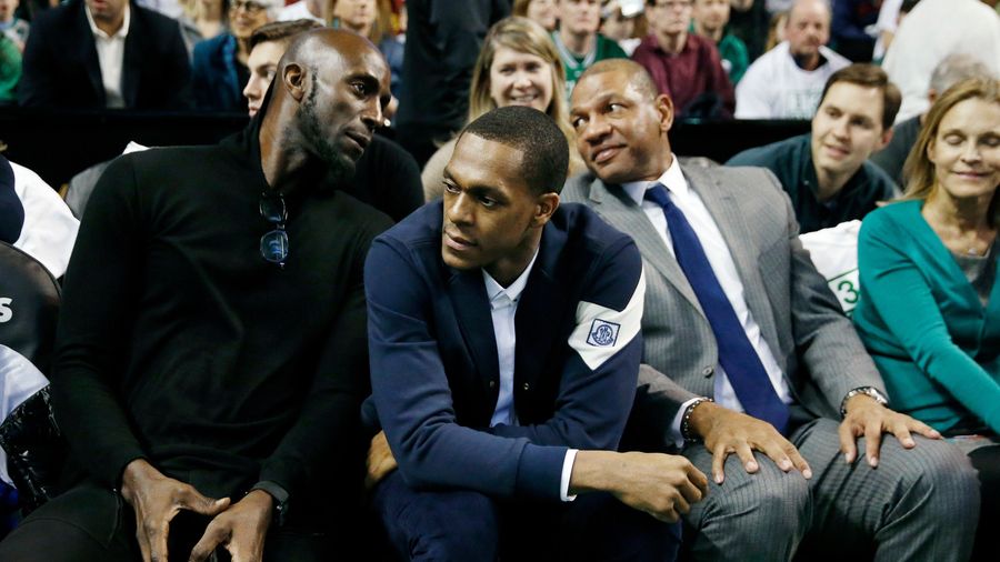 How Does Kevin Garnett&#39;s Hood Work? [Update]