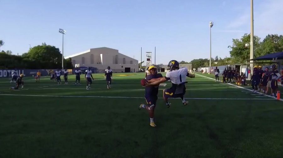 Here's A Truly Bonkers One-Handed Catch
